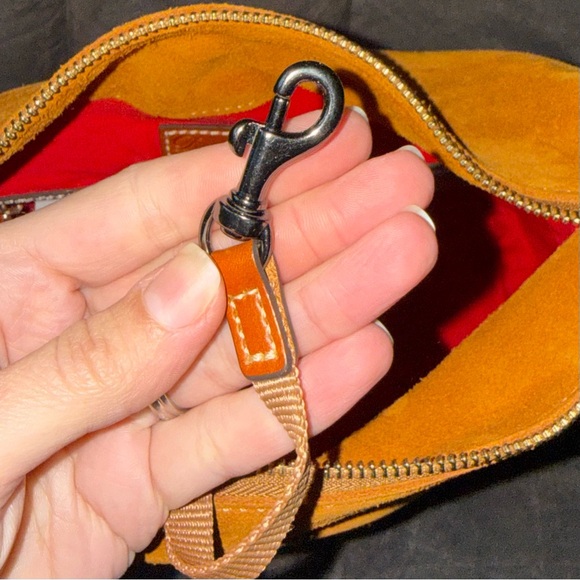 BNWT Dooney & Bourke Suede Large SacShoulder Bag in Honey Suede 🐝🍯♥️ - Picture 10 of 13